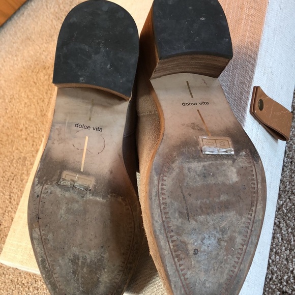 Dolce Vita beige genuine suede ankle boot pointed toe back zipper block heel 8.5 - Picture 5 of 12